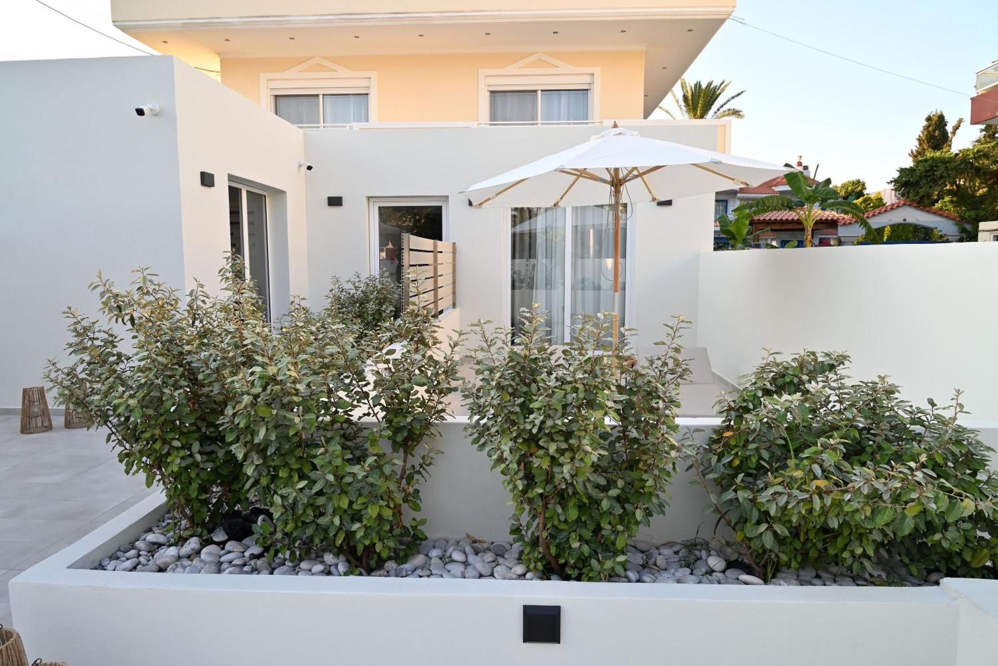 Rhotheon Suites In Ialysos  Exterior foto